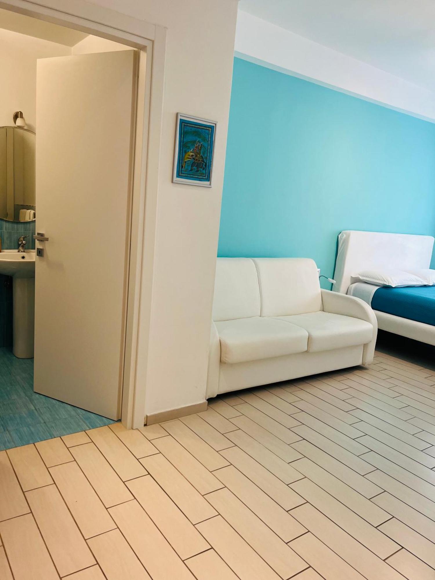 Vomerooms Napoli Bagian luar foto