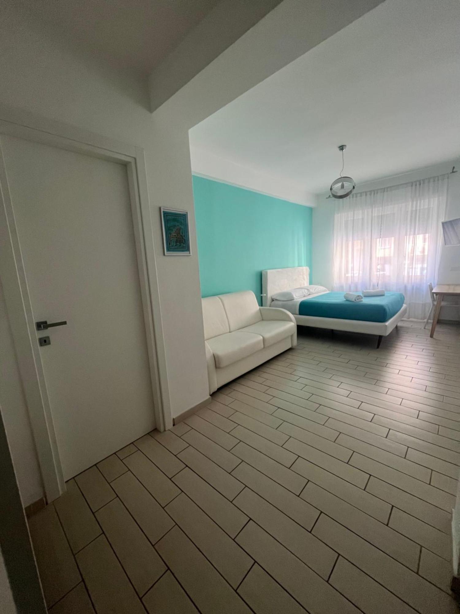 Vomerooms Napoli Bagian luar foto