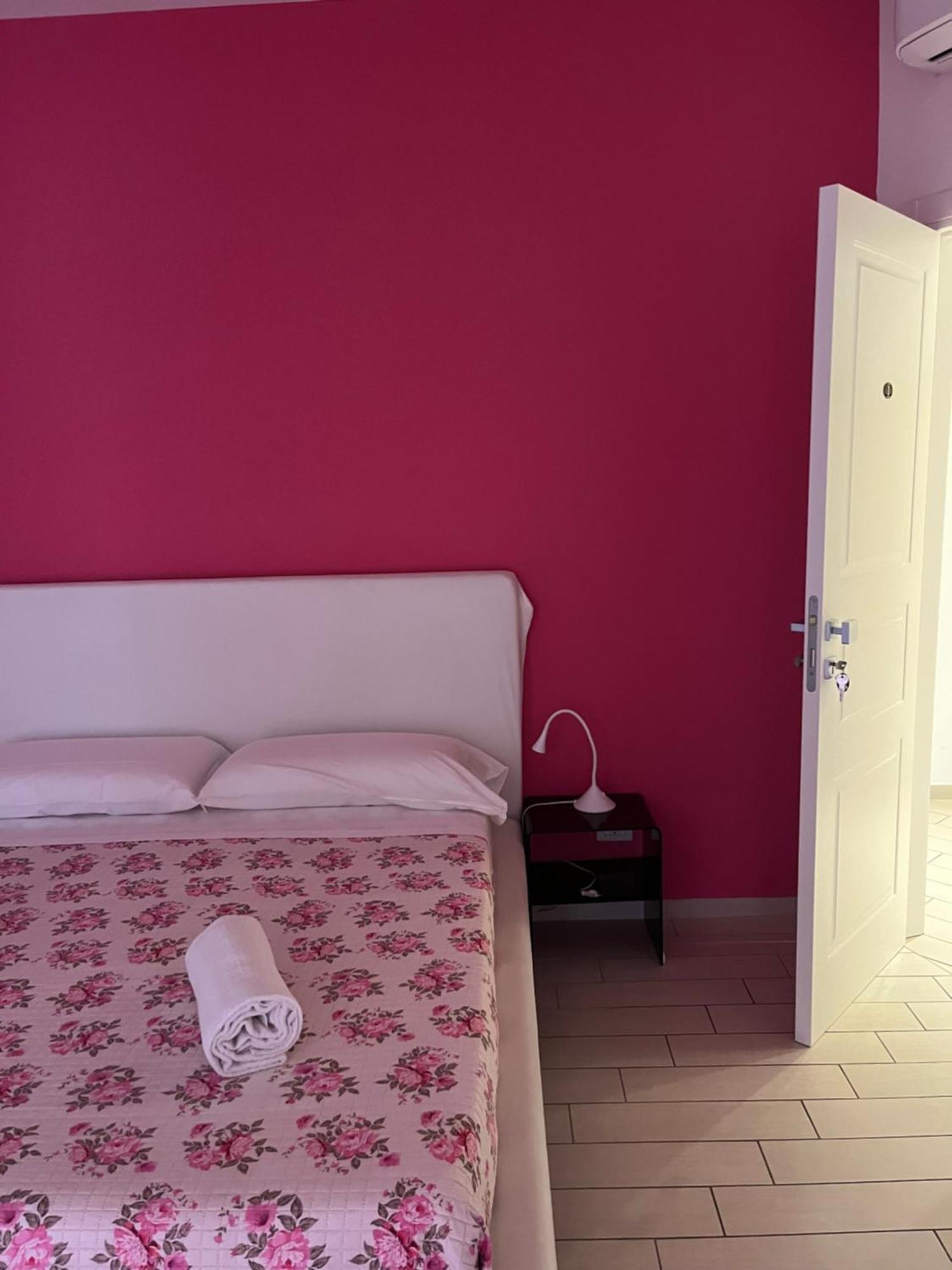 Vomerooms Napoli Bagian luar foto