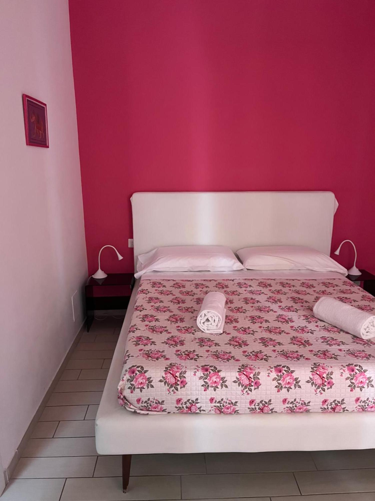 Vomerooms Napoli Bagian luar foto